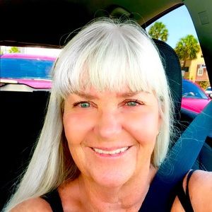 Meet your Posher, Deborah